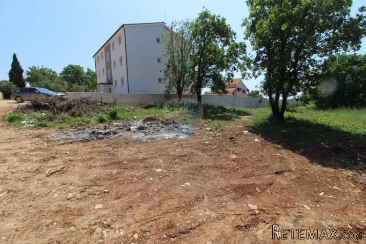 Medulin, 1025m2 građevinskog zemljišta s pogledom na more - 2