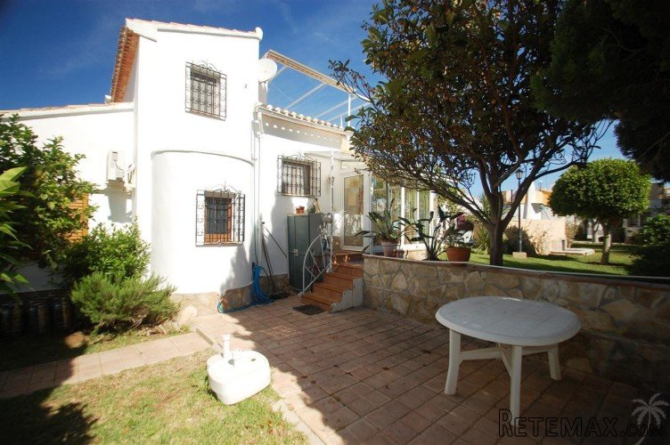 This detached villa in Denia was built in 1986 and is.. - 2