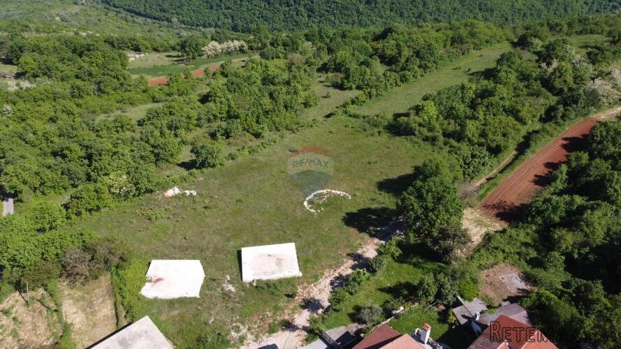 ISTRA, PIĆAN - Gr. zemljište 2000m2 + Polj. 4000m2, započeta - 3