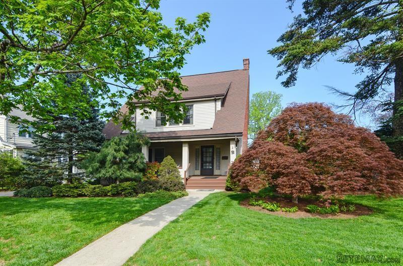 3 bedroom House For Sale: 91 Grandview..
