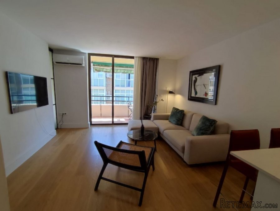 Piso de una habitación doble y un baño completo con ducha a.. - 4