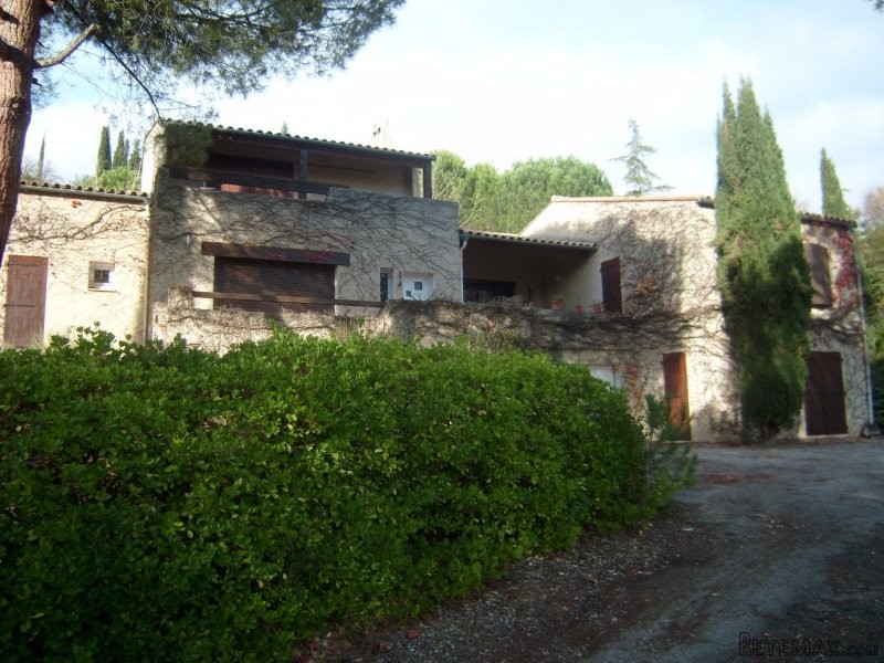5 Bedrooms - Villa -..