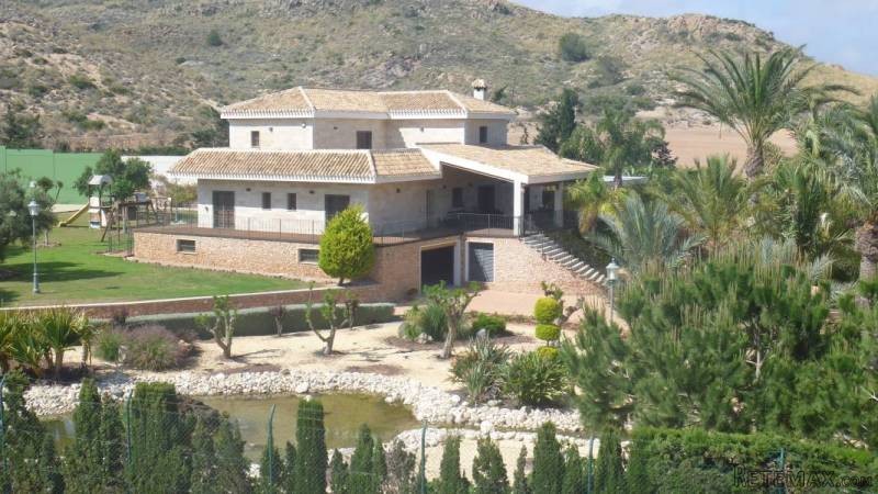 5 Bedrooms - Villa - Murcia - For Sale
