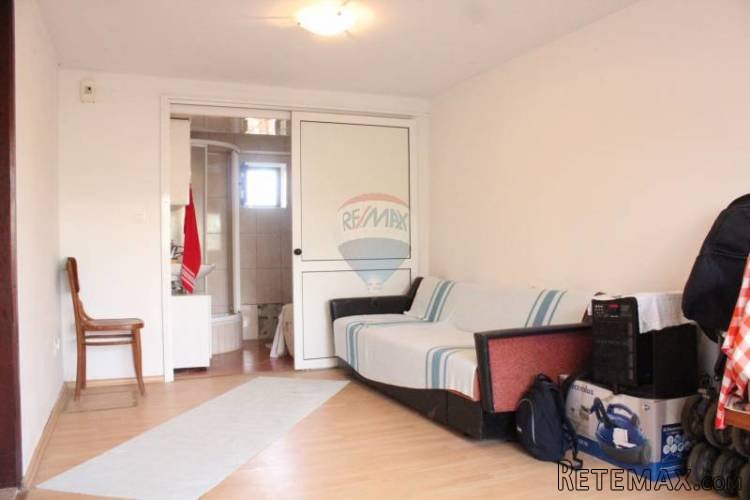 KUĆA TAR 210m2 + 940 m2 okućnica