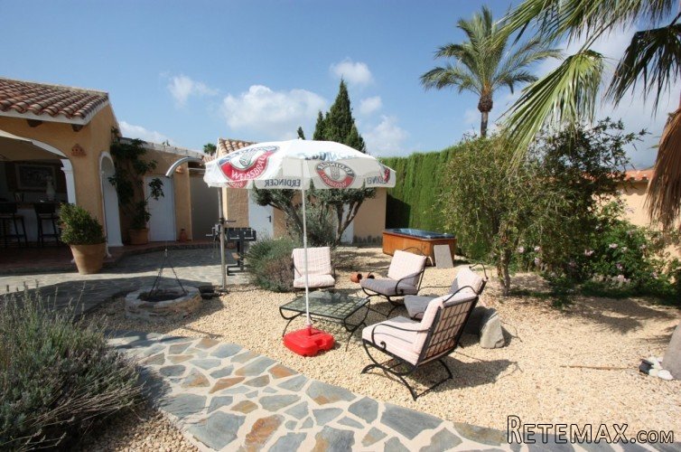 Villa with guest apartment for sale on a large plot of.. - 3
