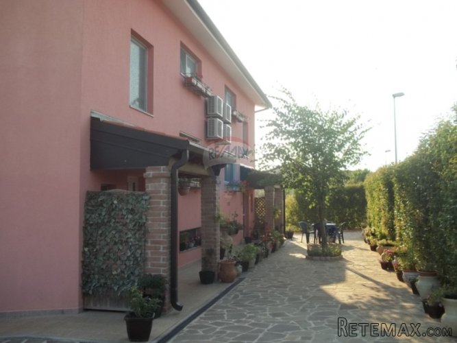 Umag, kuća sa 6 apartmana i bazenom - 4