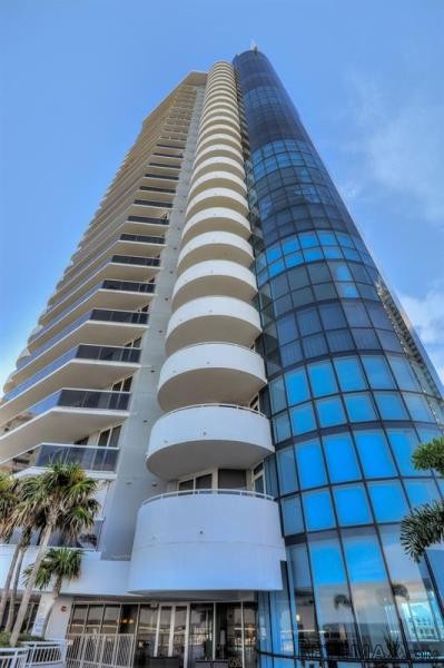 3 bedroom Flat For Sale: 6301 Collins.. - 2