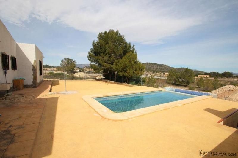 14 bedrooms business properties... key.. - 2
