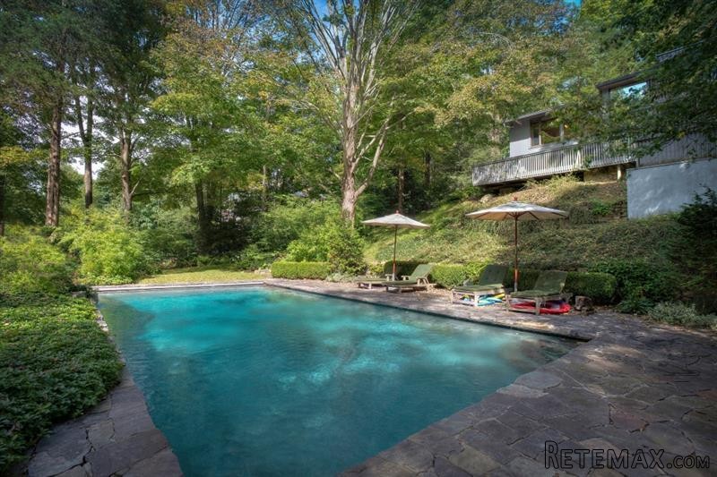 6 bedroom House For Sale: 107 Middle.. - 2