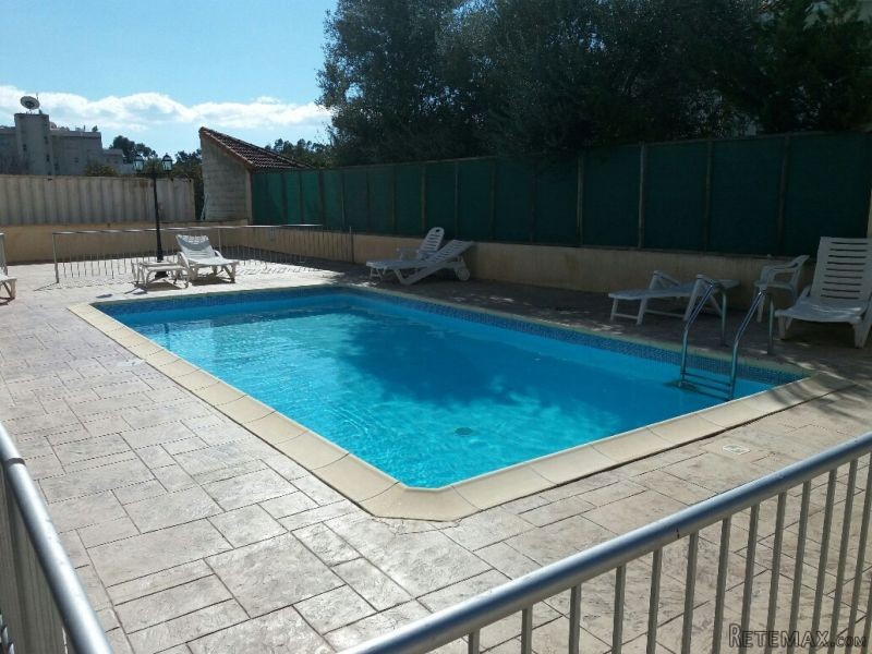 A 1 bedroom apartment near Papas