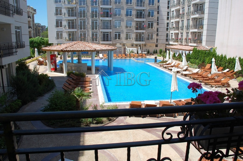 Furnished Studio with pool views in..