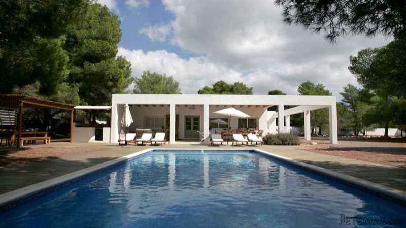 Charming house in Cala Jondal