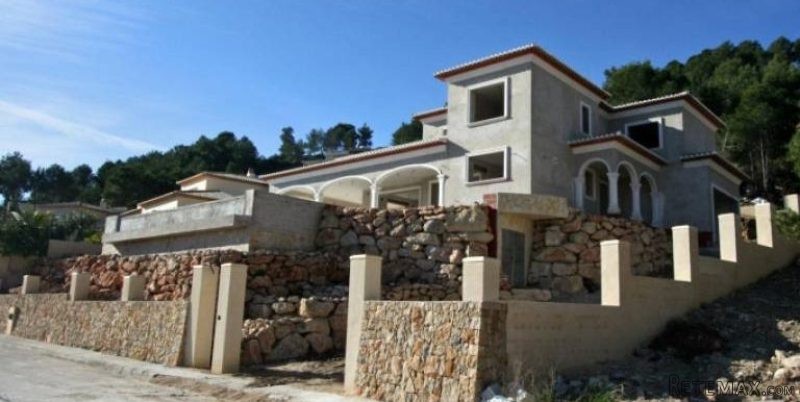 4 Bedroom 3 Bathroom Villa in Javea. - 2