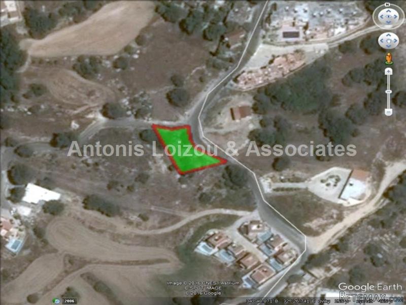 710 m2 residential field in Tremithousa..