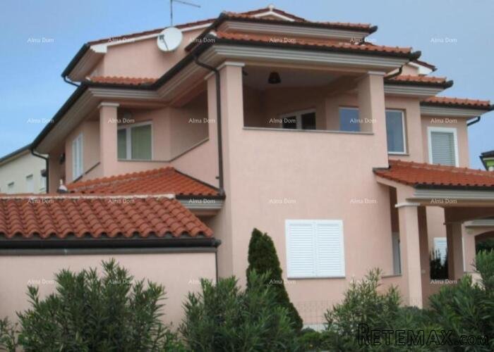 Prodaje se kuća sa 5 apartmana i pogledom na more.. - 2