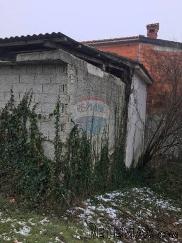 Prizemnica 77m2 za adaptaciju s 437m2 okućnice - 4