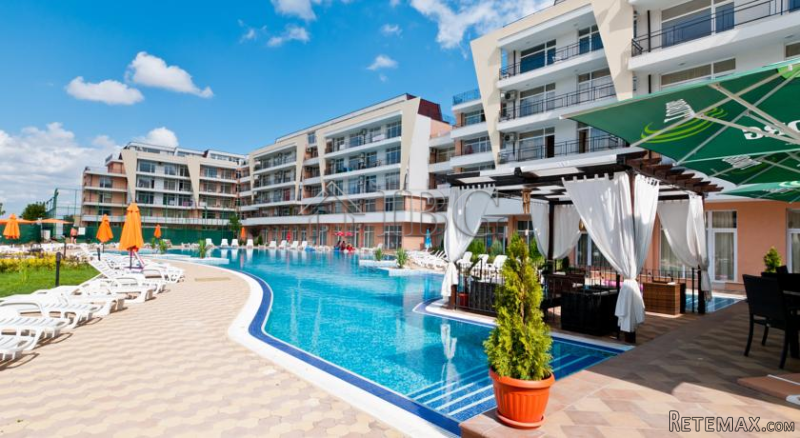 Furnished One-bedroom apartment minutes..