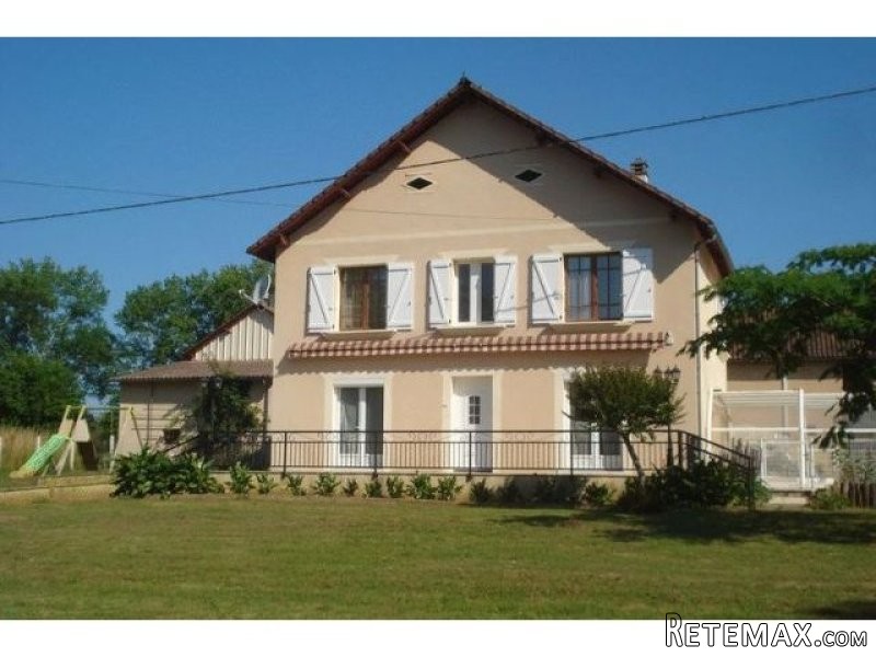 Ensemble Comprising 2 Houses..