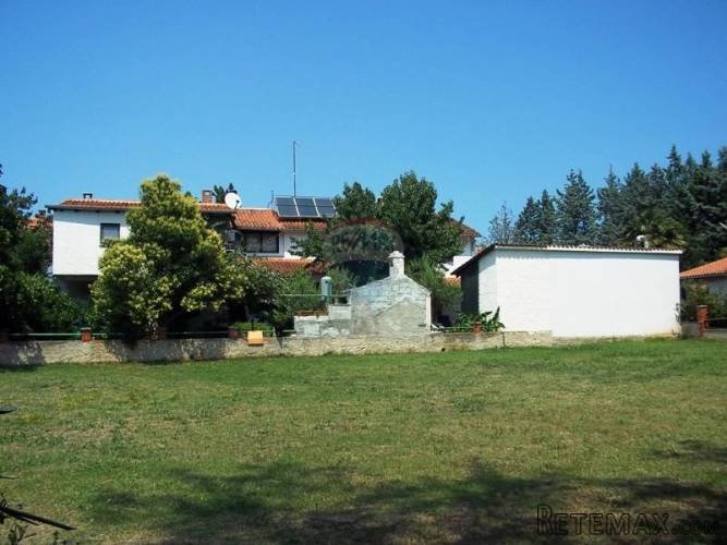 Istra-Medulin, uhodana apartmanska kuća na 300m do mora