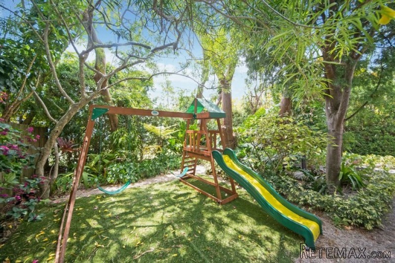 3 bedroom House For Sale: Miami 33143 - 2