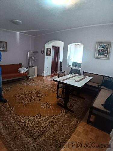 Kuća s mnogo opcija – velika parcela, Đakovo!