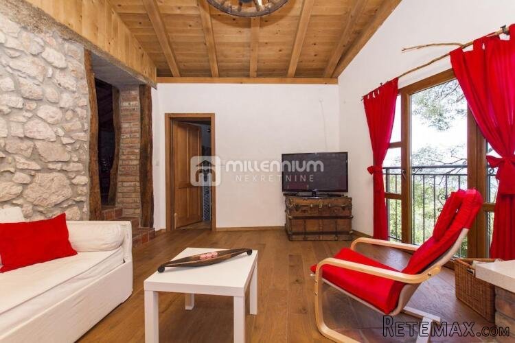 Brseč, 120m2, prekrasna kuća s bazenom i pogledom - 2