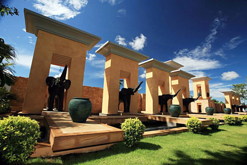 Siam Royal View: Building land plot..