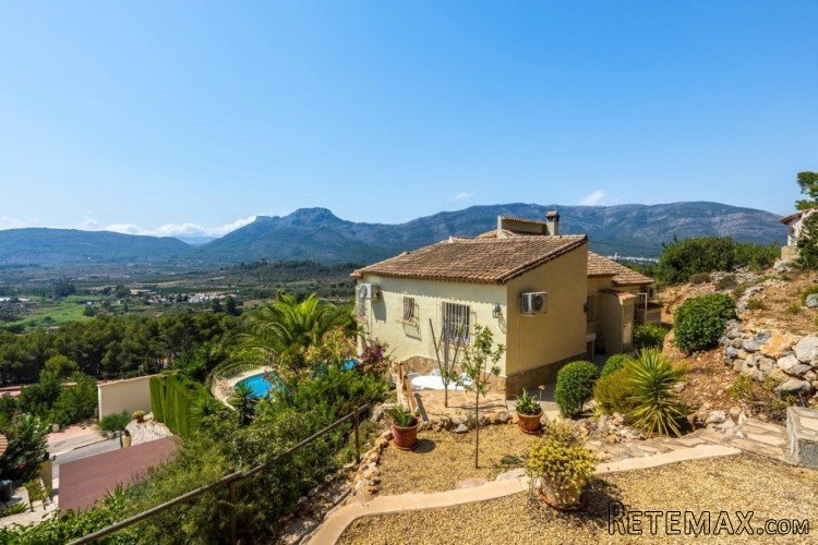 This detached two bedroomed villa for sale features open.. - 2