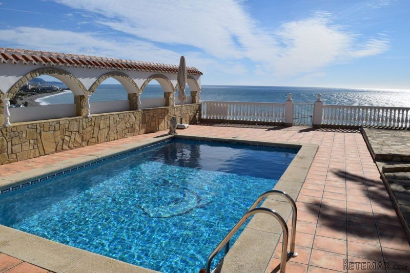 Villa for Sale in Nerja 950.000 €