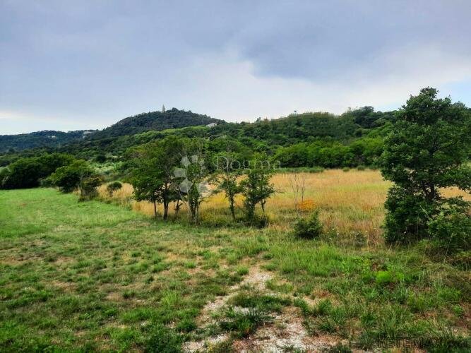 POLJOPRIVREDNO ZEMLJIŠTE LABIN, BLIZINA MORA 3,5 KM! - 3