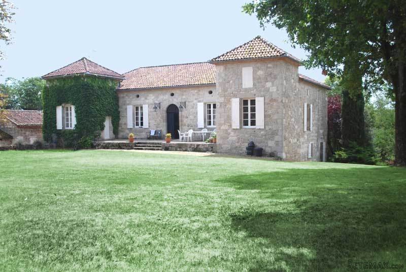 Attractive 19th Cent Chartreuse Set In..