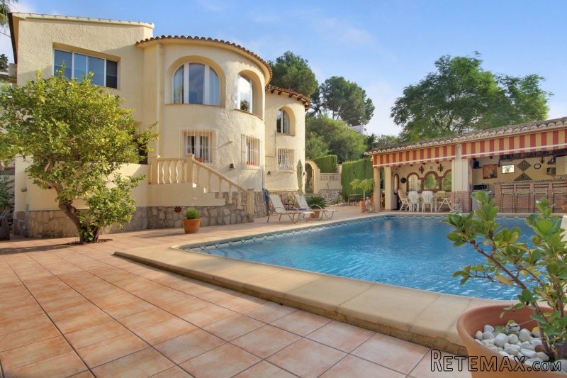 4 Bedroom 4 Bathroom Villa with..