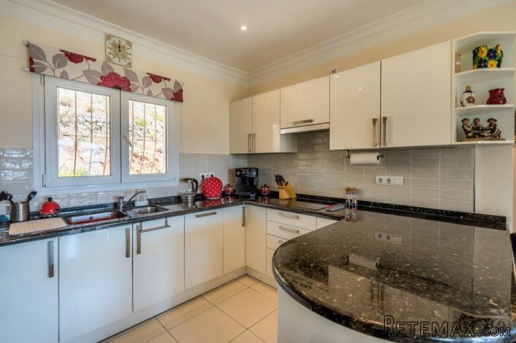 This detached two bedroomed villa for sale features open.. - 8