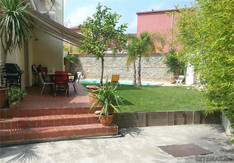 For Sale Superb Townhouse With Garden..