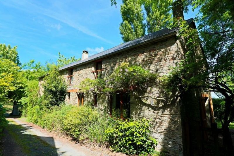 Rural House with Guest Gite and Pool