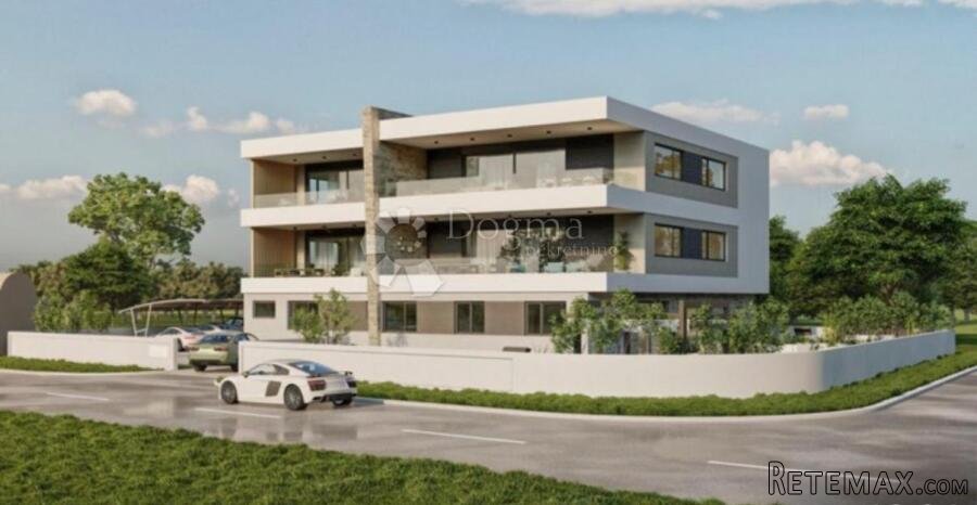 MODERNA NOVOGRADNJA SAMO 5 KM OD POREČA - 2