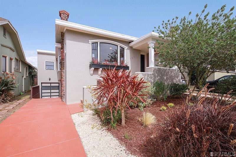 6 bedroom House For Sale: 137 Eastwood..