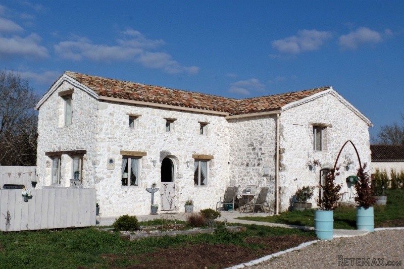 Gorgeous stone cottage with pool in..