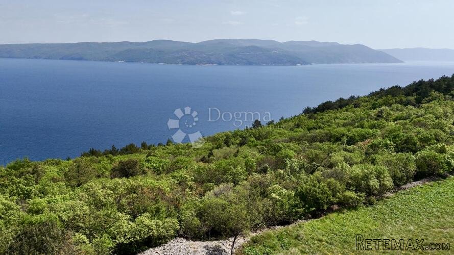 Građevinsko zemljište sa panoramskim pogledom na more