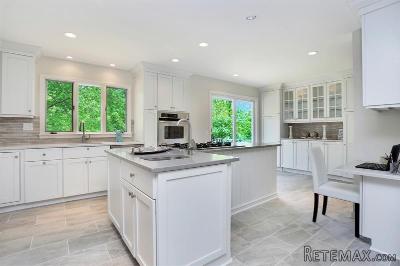 5 bedroom House For Sale: 7 Tinker Lane.. - 2