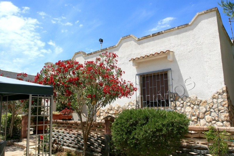 V000136, Beach Villa With Annex And..