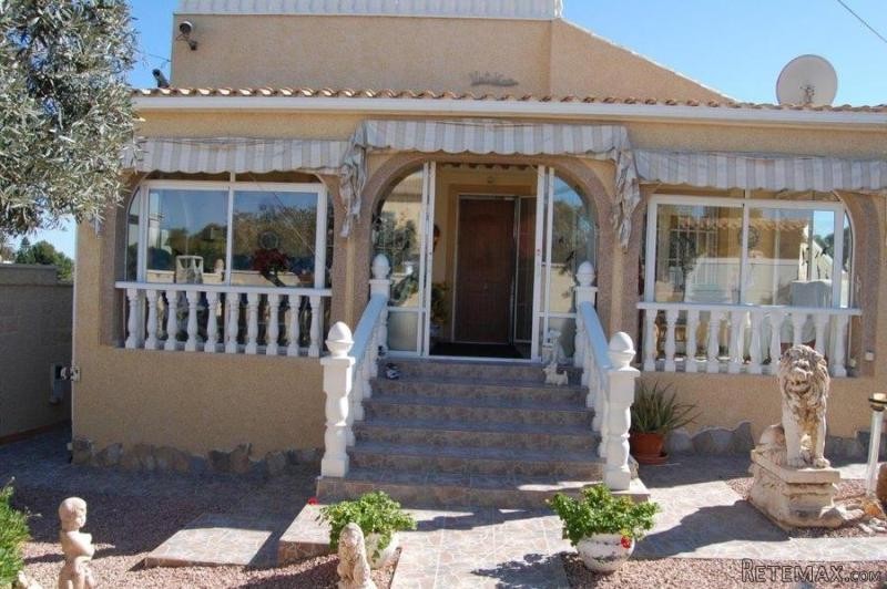 2 Bedrooms - Villa - Alicante - For Sale