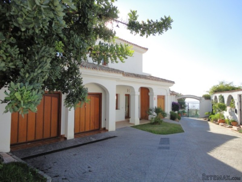 With wide panoramic sea views