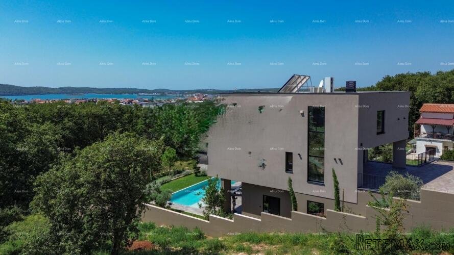 Istra – Medulin, impresivna vila uz šumu s pogledom na more - 2