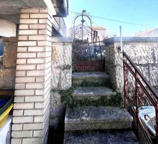 Kuća sa potencijalom u blizini Rovinja - 2