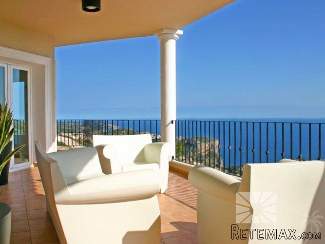 South facing villa of recent construction with panoramic.. - 2
