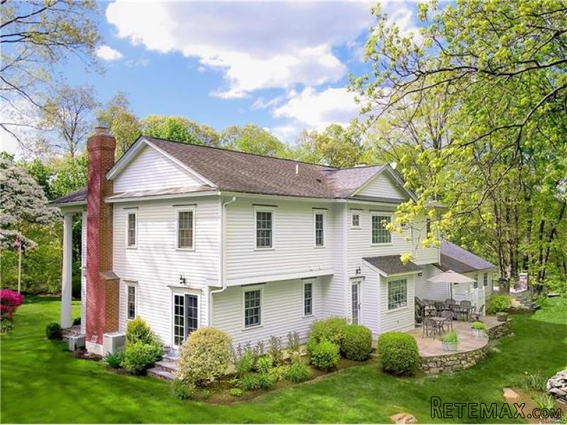 4 bedroom House For Sale: 46 DELAFIELD.. - 2