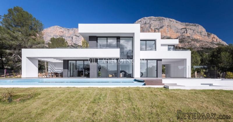 4 Bedroom Villa In Javea