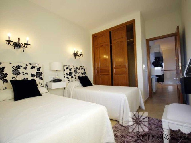 South facing villa of recent construction with panoramic.. - 7