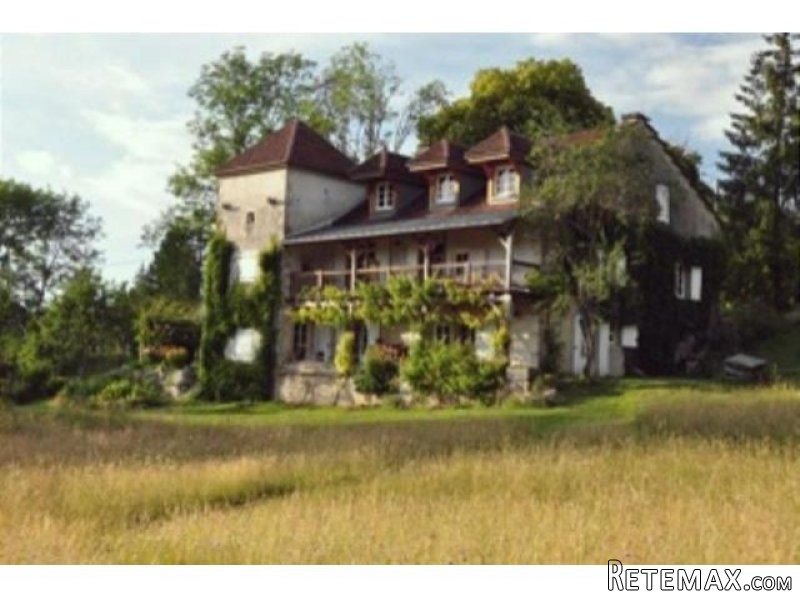8 bedroom Character For Sale: 39260..